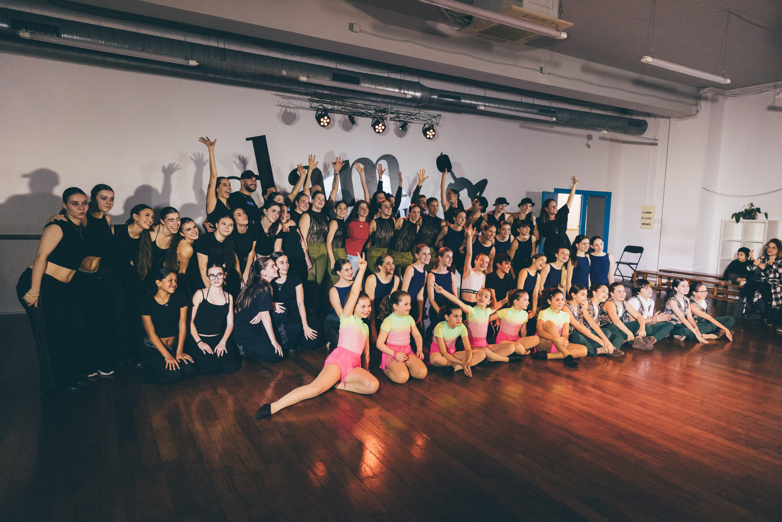 winter showcase foto grupal kids & teens